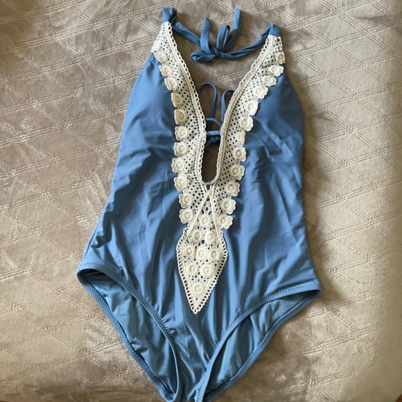 🆕Mossimo swimsuit - Picture 3 of 7